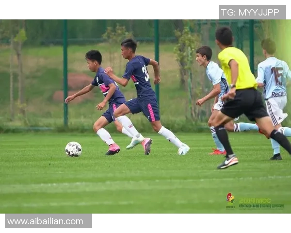 足球明星日常生活精彩瞬间大合集展现他们场外的真实魅力与风采